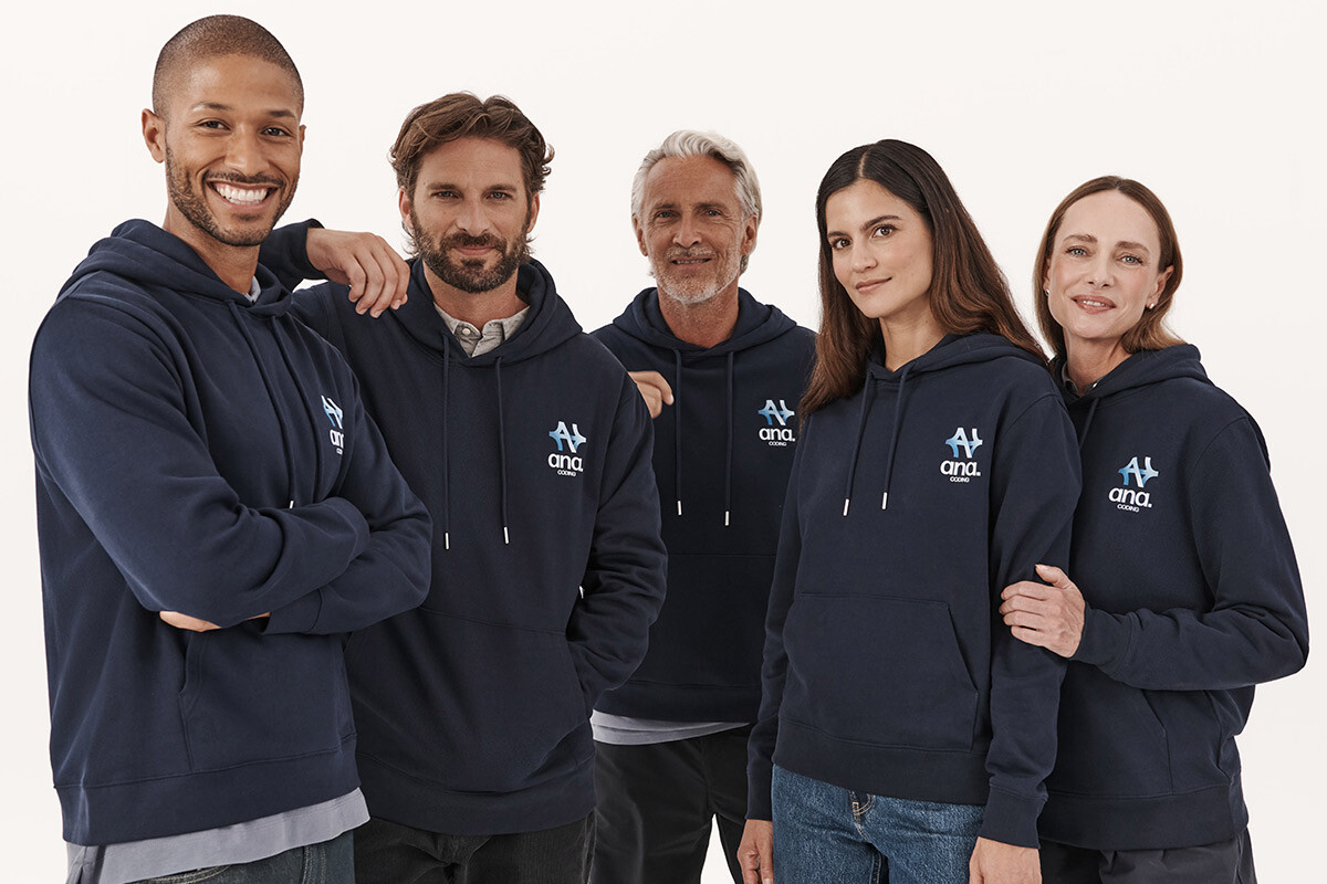Mitarbeiter in personalisierter Kleidung